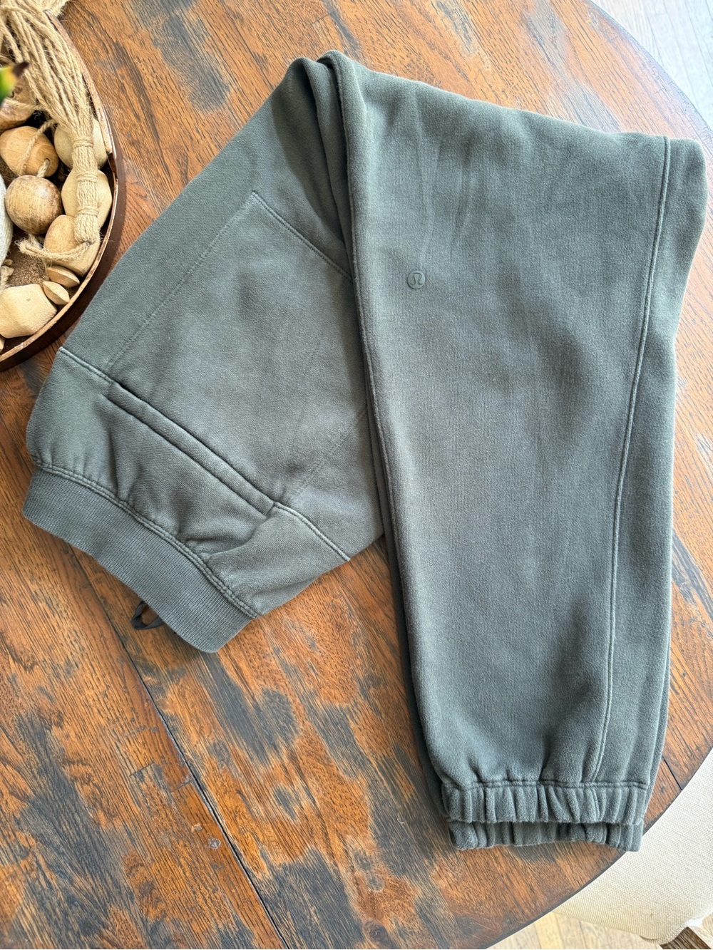 lululemon athletica Men’s Olive Green Jogger Sweatpants